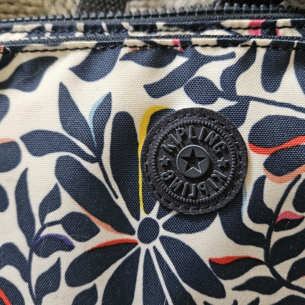 Kipling Crossbody - Picture 2 of 3